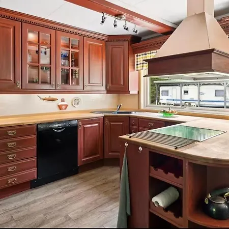 Cozy Private House Near Center *